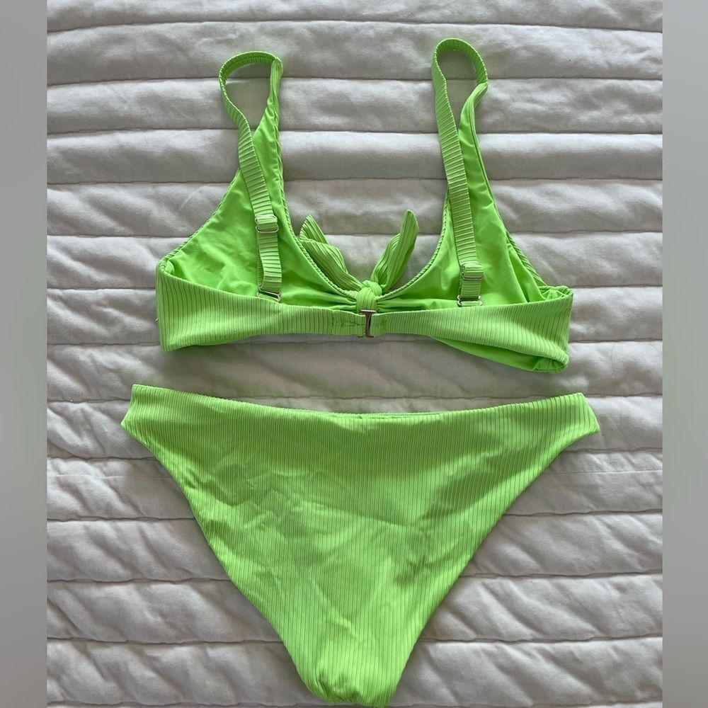 Bikini - Picture 2 of 2